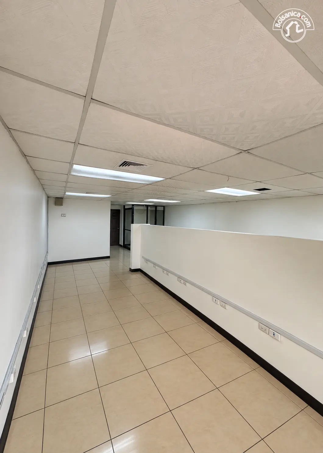 Alquiler de oficina en Altamira, Managua, foto 6