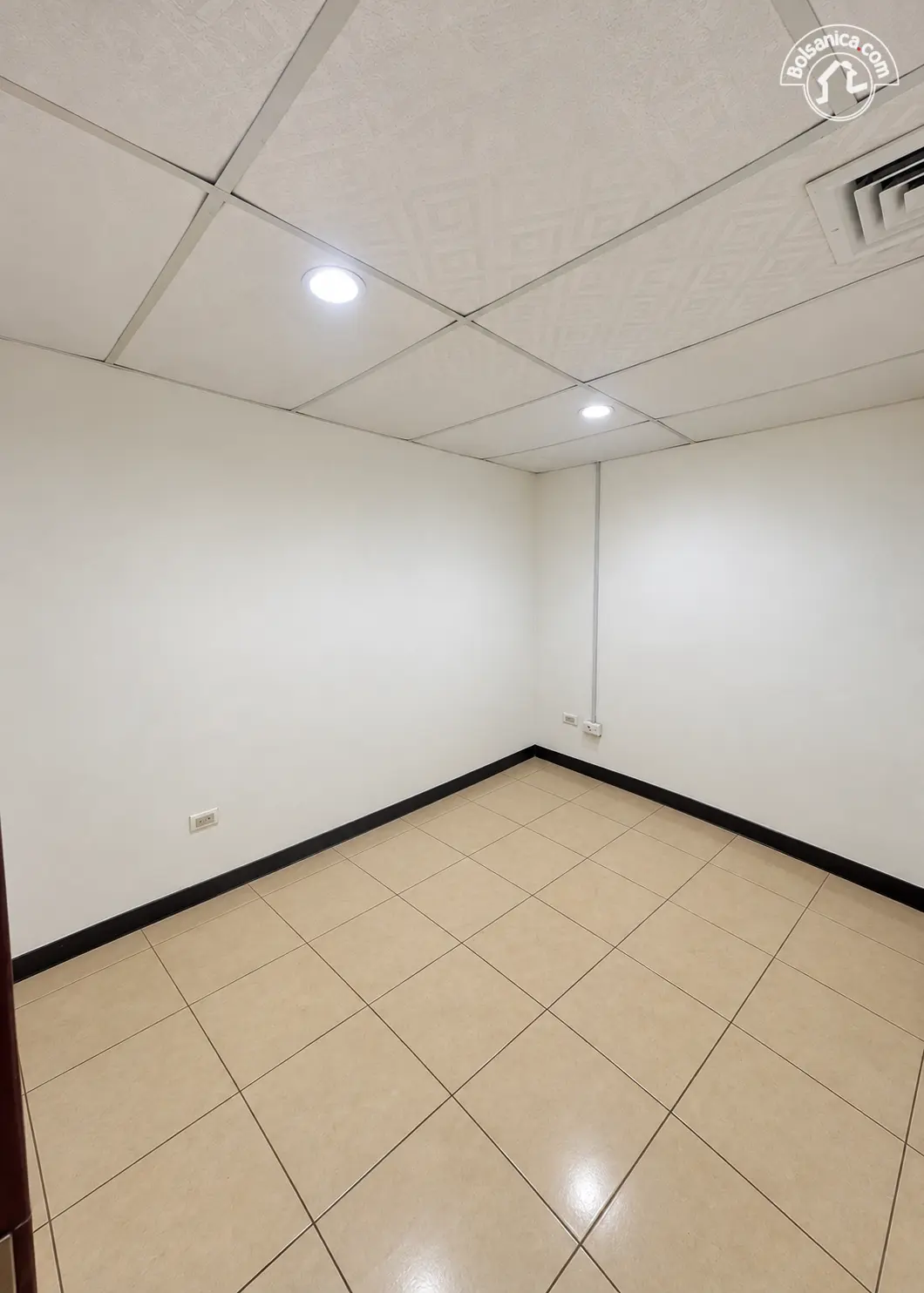 Alquiler de oficina en Altamira, Managua, foto 5