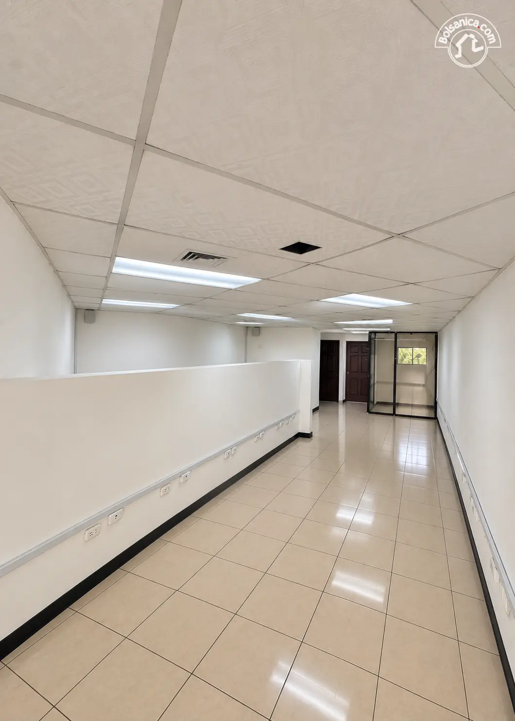 Alquiler de oficina en Altamira, Managua, foto 4