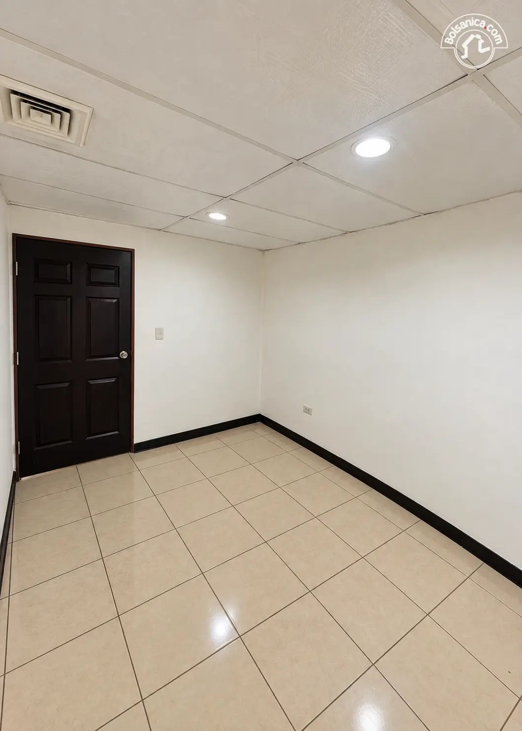 Alquiler de oficina en Altamira, Managua, foto 8