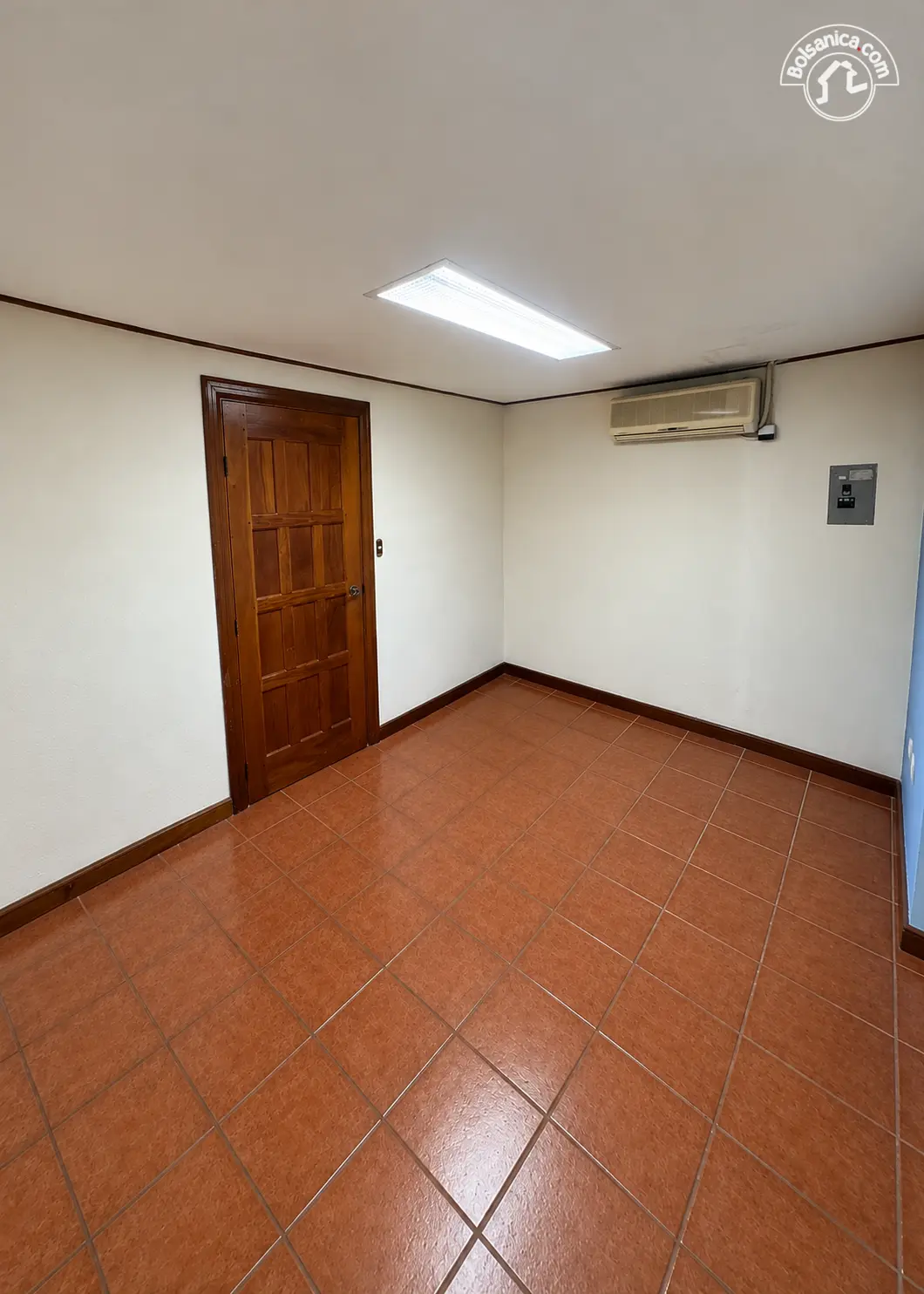 Alquiler de oficina en Altamira, Managua, foto 2