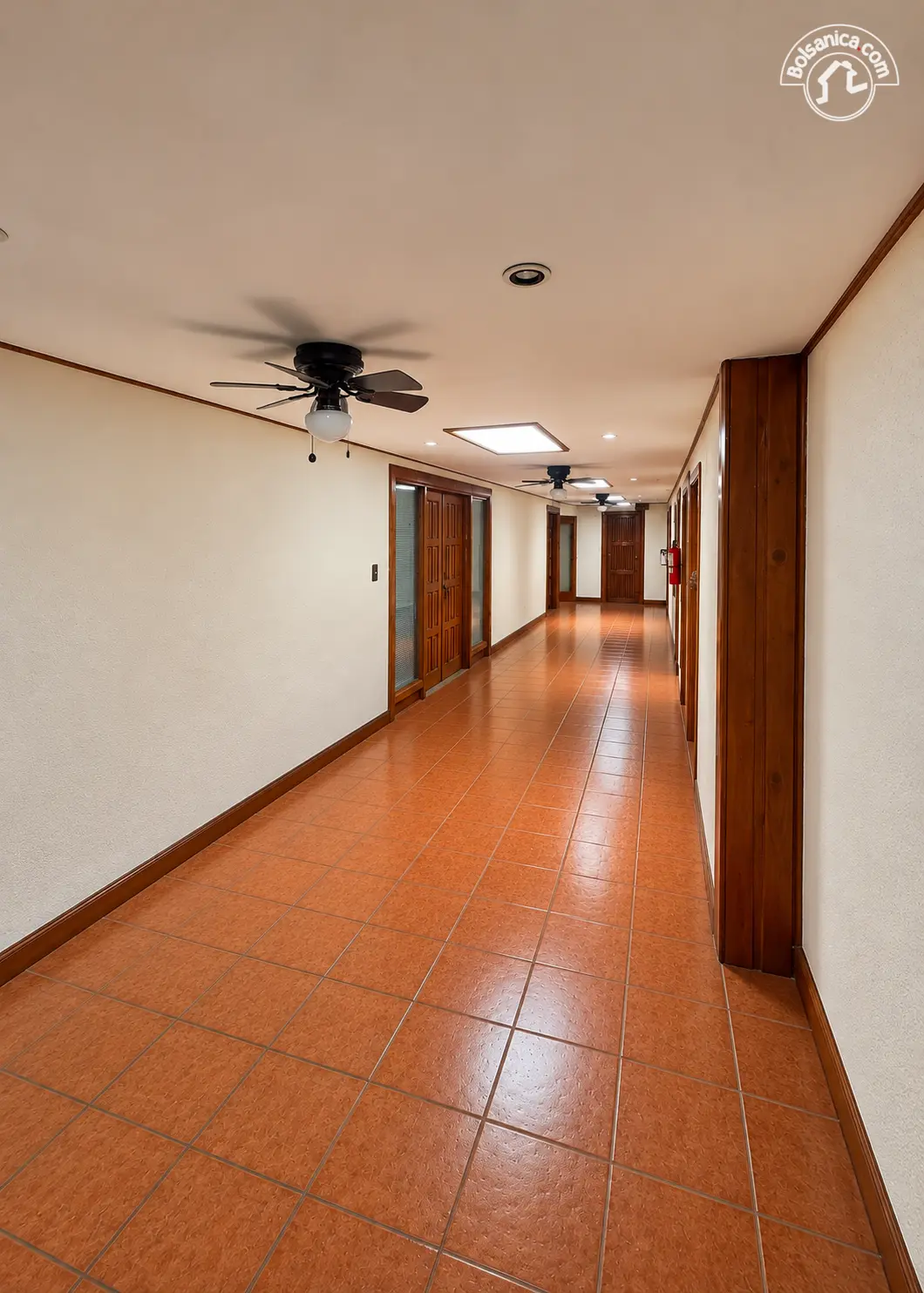 Alquiler de oficina en Altamira, Managua, foto 6