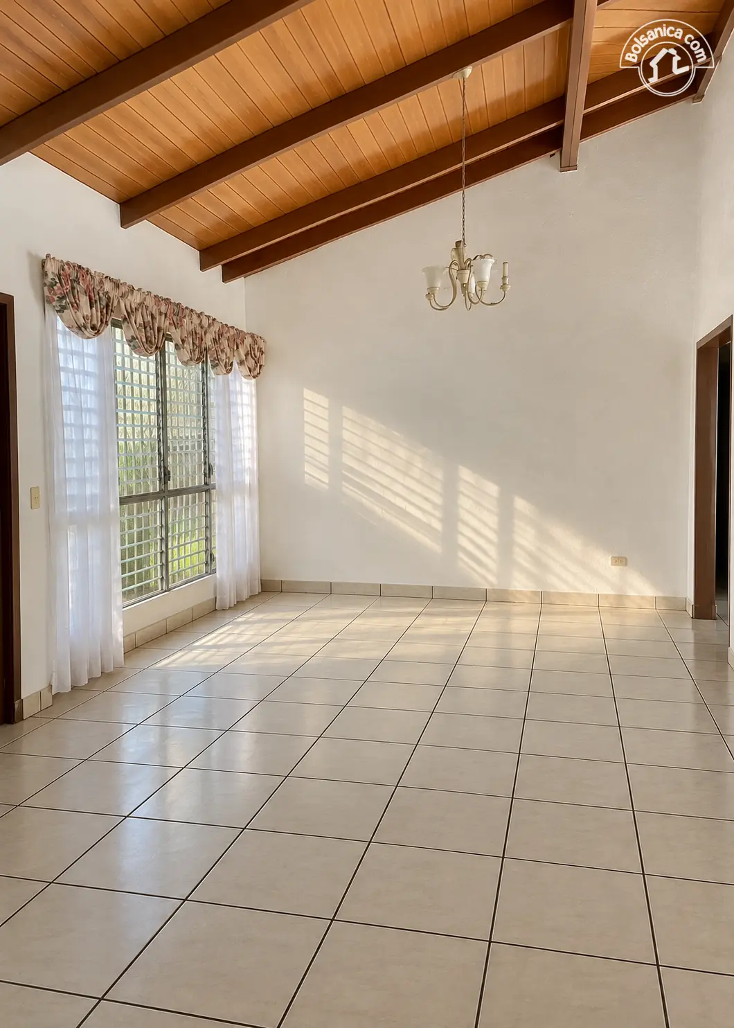 Venta de casa en Los Robles, Managua, foto 3